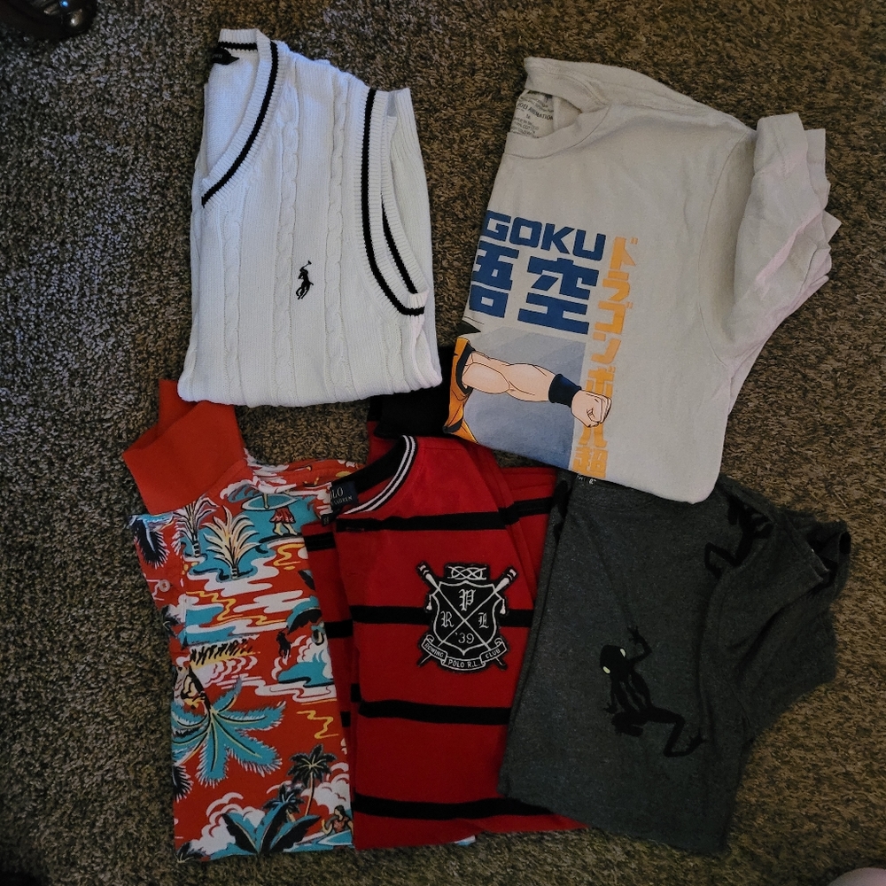 One long sleeves shirt FOUR short sleeve shirts